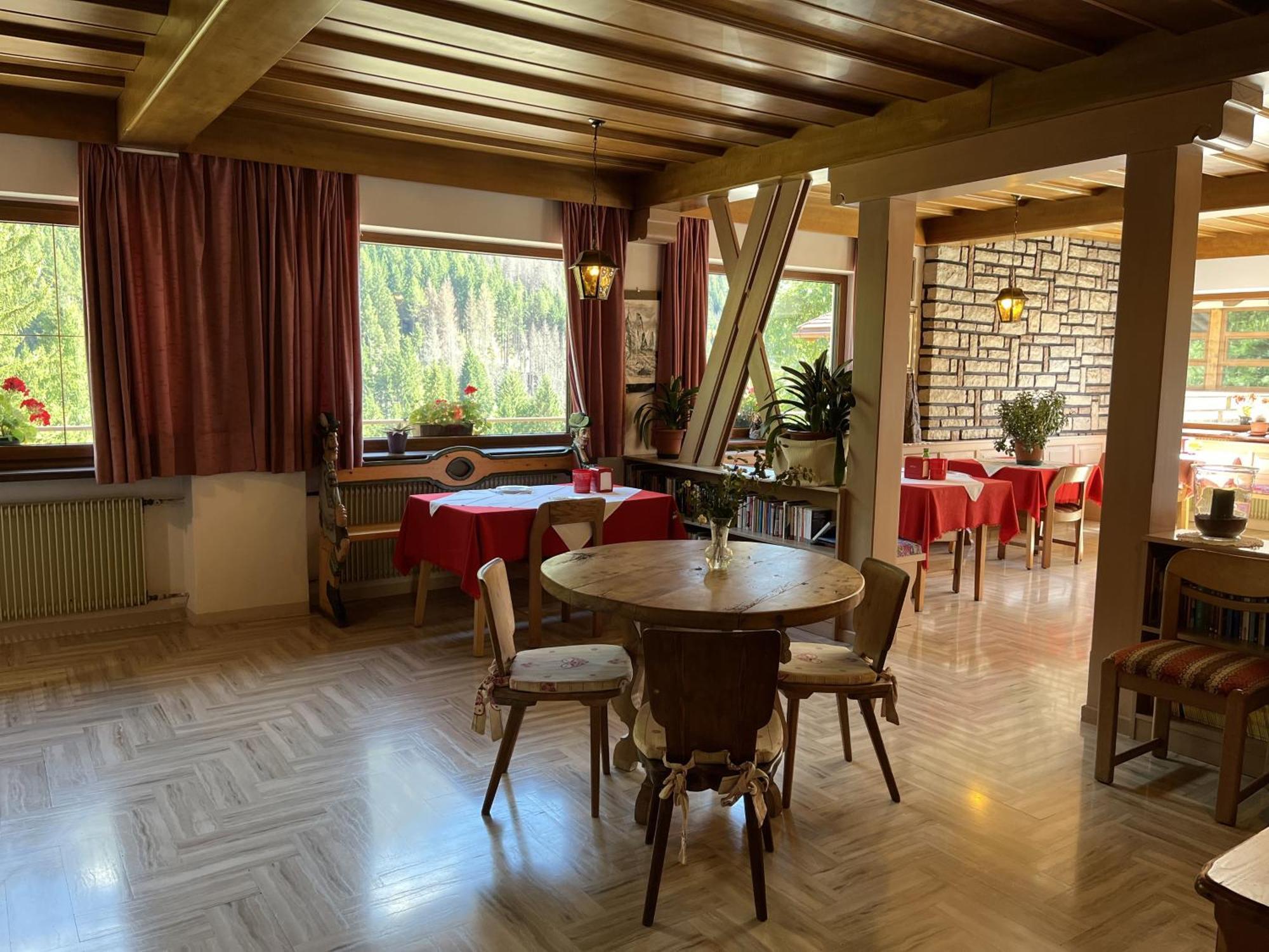 B&B Bucaneve Виго ди Фаса Екстериор снимка